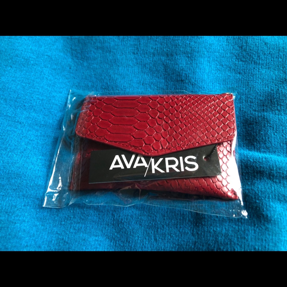 🔴Ruby Red Purse👛 - Picture 6 of 6